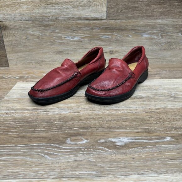 Thom McAn Red Leather Slip On Loafers Women's Size 6.5 - Picture 1 of 7
